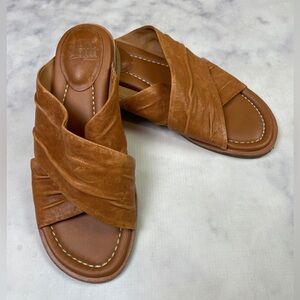 Sofft Fallon Cognac Ruched Leather Cross Strap Slide Sandals Sz 8.5